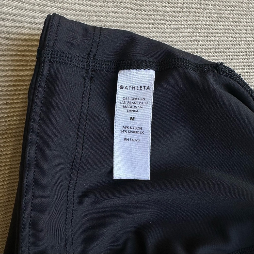 Athleta Black Ultimate Stash Pocket 7" Bike Short - Picture 7 of 7
